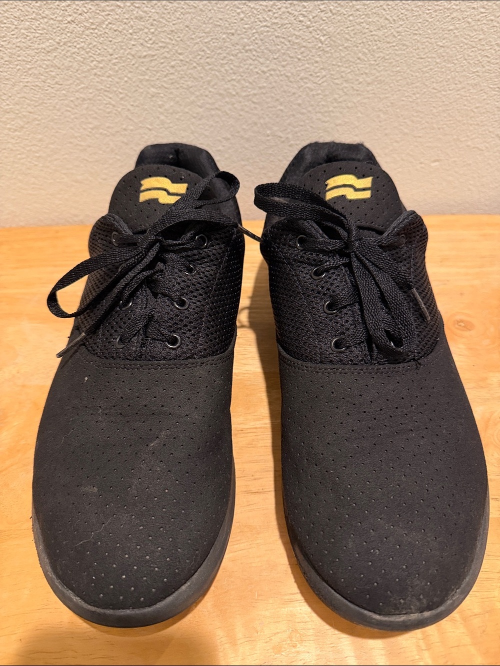 Men's Strike Mvmnt Transit Black Athletic Shoes•Cross Platform